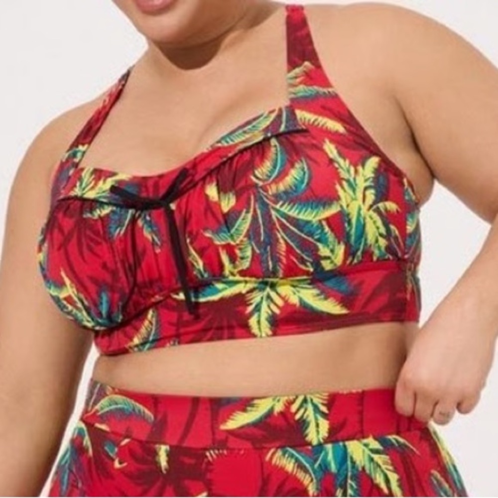 Torrid Red Tropical Shadow Print Bikini Top Size 2 (18/20)